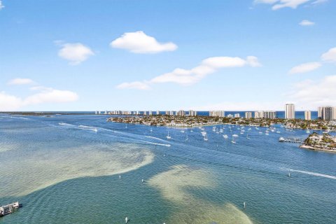 Condo in Riviera Beach, Florida, 3 bedrooms № 2249676