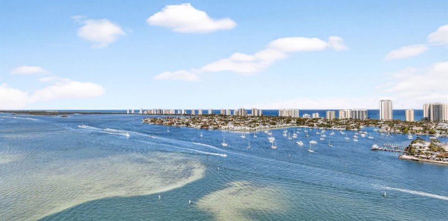 Condo in Riviera Beach, Florida, 3 bedrooms  № 2249676