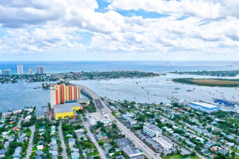 Condo in Riviera Beach, Florida, 3 bedrooms  № 2249676 - photo 5
