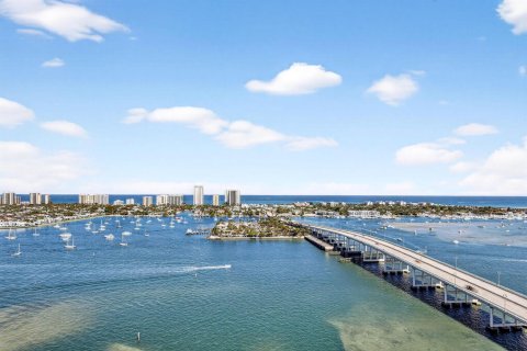 Condo in Riviera Beach, Florida, 3 bedrooms  № 2249676 - photo 3