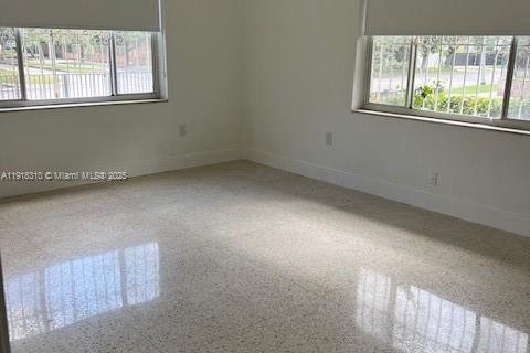 Villa ou maison à louer à Miami, Floride: 2 chambres, 148.64 m2 № 1973891 - photo 7