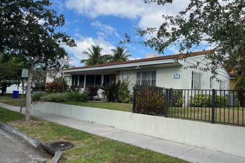 Villa ou maison à Miami, Floride 2 chambres, 148.64 m2 № 1973891