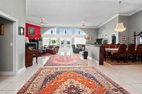 House in North Redington Beach, Florida 6 bedrooms, 435.06 sq.m. № 1614326 - photo 15