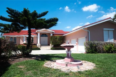 House in North Redington Beach, Florida 6 bedrooms, 435.06 sq.m. № 1614326 - photo 4