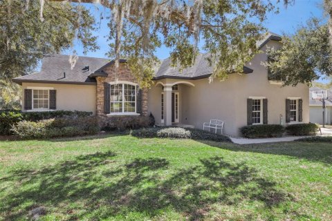 House in Clermont, Florida 4 bedrooms, 229.65 sq.m. № 2150765