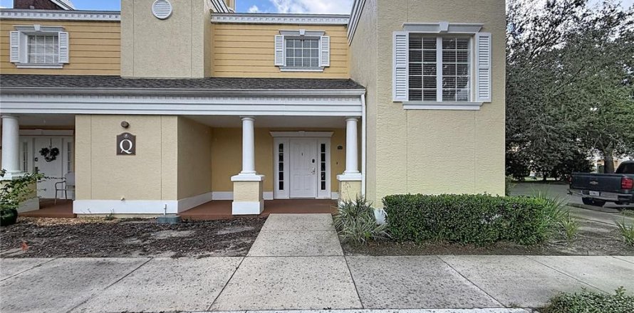 Adosado en Kissimmee, Florida 3 dormitorios, 197.32 m2 № 2304411