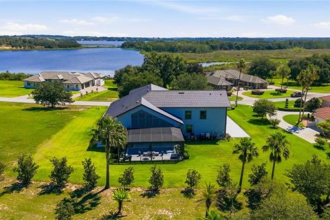 House in Groveland, Florida 4 bedrooms, 451.23 sq.m. № 2134292 - photo 3