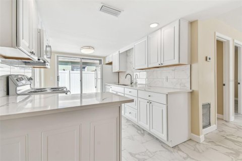 Studio in Madeira Beach, Florida № 2109441 - photo 27