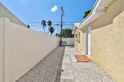 Studio in Madeira Beach, Florida № 2109441 - photo 18