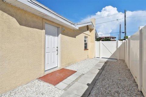 Studio in Madeira Beach, Florida № 2109441 - photo 19