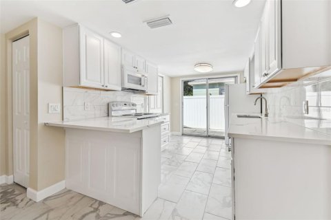 Studio in Madeira Beach, Florida № 2109441 - photo 26