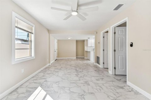 Studio in Madeira Beach, Florida № 2109441 - photo 24