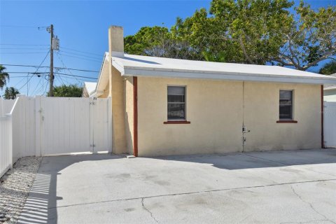 Studio in Madeira Beach, Florida № 2109441 - photo 16
