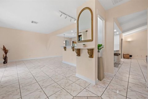 House in Cape Coral, Florida 3 bedrooms, 265.33 sq.m. № 2149500 - photo 10