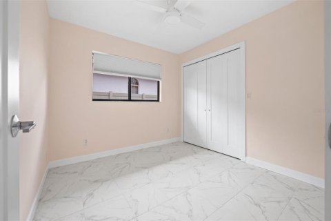 House in Cape Coral, Florida 3 bedrooms, 265.33 sq.m. № 2149500 - photo 26