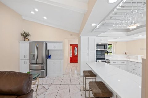 House in Cape Coral, Florida 3 bedrooms, 265.33 sq.m. № 2149500 - photo 18