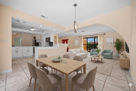 House in Cape Coral, Florida 3 bedrooms, 265.33 sq.m. № 2149500 - photo 13