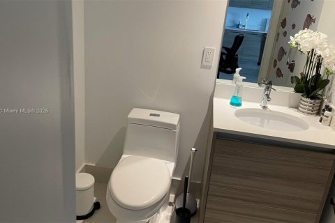 Copropriété à louer à Miami, Floride: 1 chambre, 66.24 m2 № 2022448 - photo 15