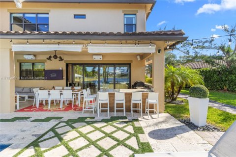 House in Parkland, Florida 5 bedrooms, 391.3 sq.m. № 1741512 - photo 9