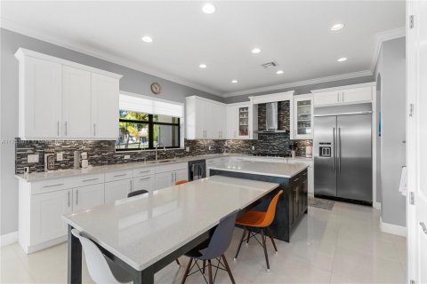 House in Parkland, Florida 5 bedrooms, 391.3 sq.m. № 1741512 - photo 27