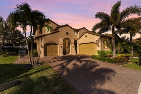 House in Parkland, Florida 5 bedrooms, 391.3 sq.m. № 1741512 - photo 4