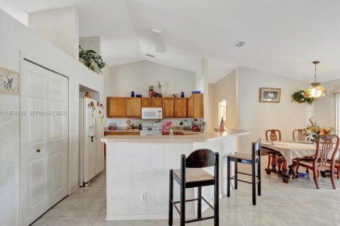 Casa en venta en Port St. Lucie, Florida, 3 dormitorios, 186.36 m2 № 2080439 - foto 12
