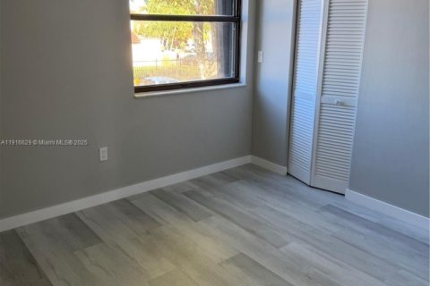 Copropriété à louer à Miami, Floride: 3 chambres, 118.45 m2 № 1971969 - photo 5