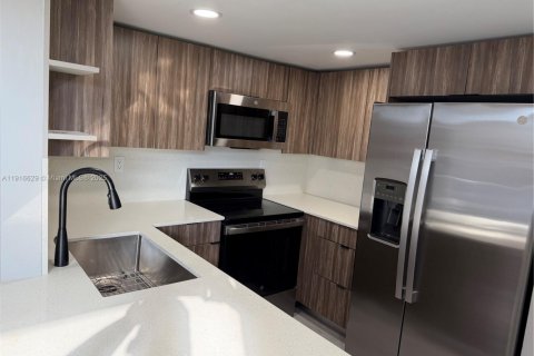 Condo in Miami, Florida, 3 bedrooms № 1971969
