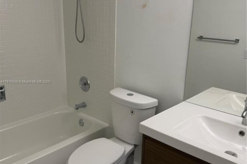 Copropriété à louer à Miami, Floride: 3 chambres, 118.45 m2 № 1971969 - photo 4