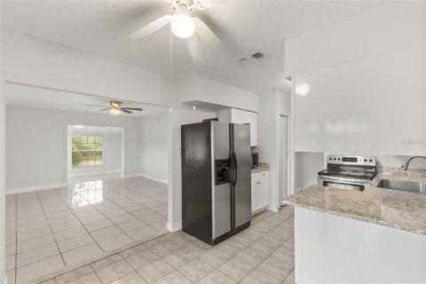 Villa ou maison à vendre à Tampa, Floride: 3 chambres, 136.47 m2 № 2216738 - photo 14