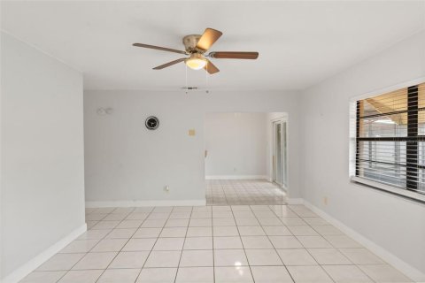 Villa ou maison à vendre à Tampa, Floride: 3 chambres, 136.47 m2 № 2216738 - photo 7