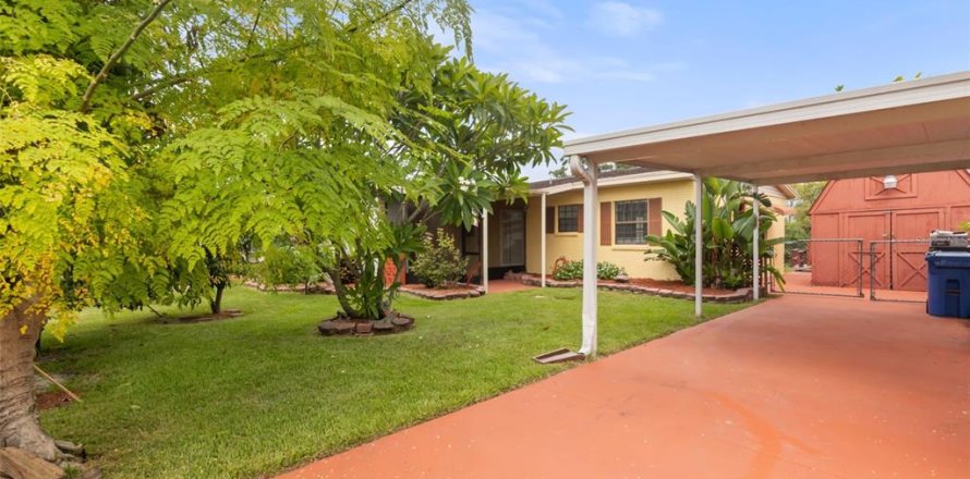 Villa ou maison à Tampa, Floride 3 chambres, 136.47 m2 № 2216738