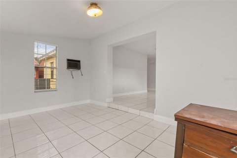 Villa ou maison à vendre à Tampa, Floride: 3 chambres, 136.47 m2 № 2216738 - photo 17