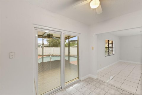 Villa ou maison à vendre à Tampa, Floride: 3 chambres, 136.47 m2 № 2216738 - photo 16