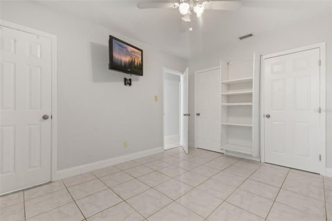 Villa ou maison à vendre à Tampa, Floride: 3 chambres, 136.47 m2 № 2216738 - photo 23