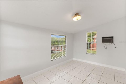 Villa ou maison à vendre à Tampa, Floride: 3 chambres, 136.47 m2 № 2216738 - photo 18