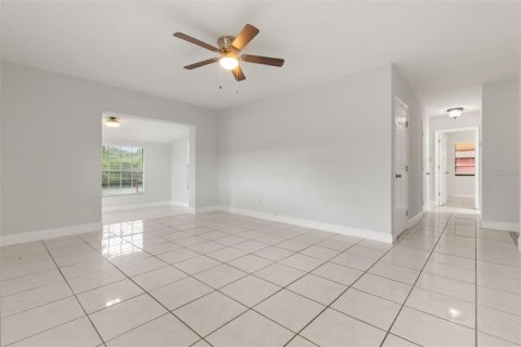 Villa ou maison à vendre à Tampa, Floride: 3 chambres, 136.47 m2 № 2216738 - photo 5