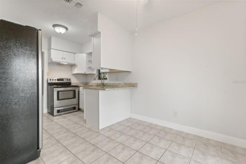 Villa ou maison à vendre à Tampa, Floride: 3 chambres, 136.47 m2 № 2216738 - photo 15