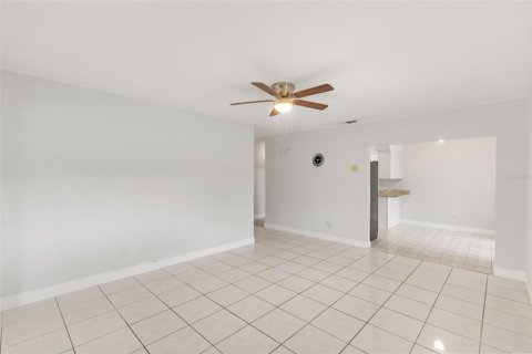 Villa ou maison à vendre à Tampa, Floride: 3 chambres, 136.47 m2 № 2216738 - photo 8