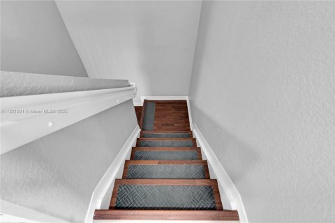 Townhouse in Cutler Bay, Florida 3 bedrooms, 168.34 sq.m. № 1781660 - photo 17