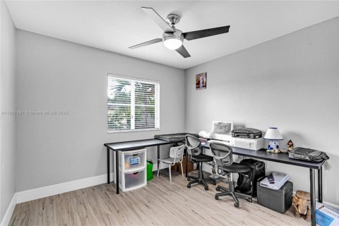 Townhouse in Cutler Bay, Florida 3 bedrooms, 168.34 sq.m. № 1781660 - photo 15