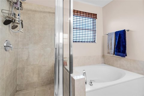 Townhouse in Cutler Bay, Florida 3 bedrooms, 168.34 sq.m. № 1781660 - photo 13