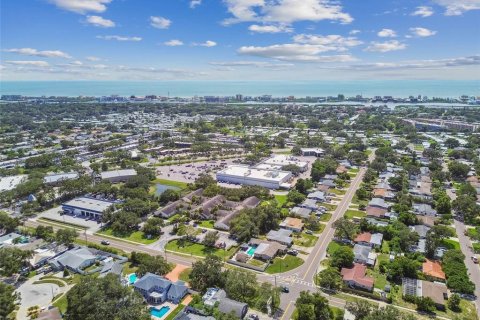 House in Seminole, Florida 2 bedrooms, 75.44 sq.m. № 1885408 - photo 4