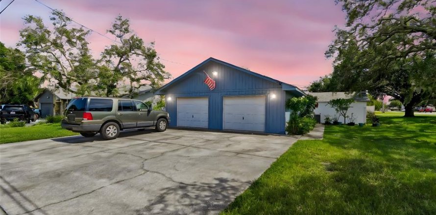 House in Seminole, Florida 2 bedrooms, 75.44 sq.m. № 1885408
