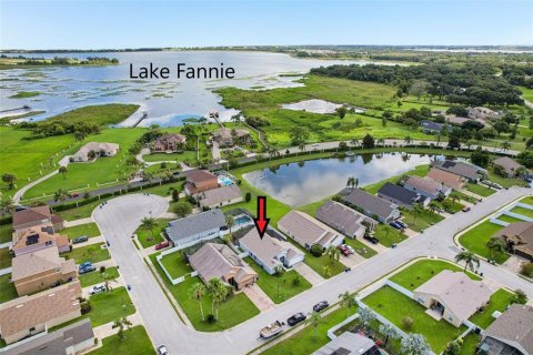 House in Winter Haven, Florida 4 bedrooms, 192.31 sq.m. № 1883442 - photo 8