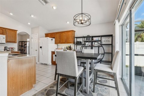 House in Winter Haven, Florida 4 bedrooms, 192.31 sq.m. № 1883442 - photo 19