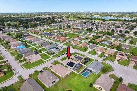 House in Winter Haven, Florida 4 bedrooms, 192.31 sq.m. № 1883442 - photo 12