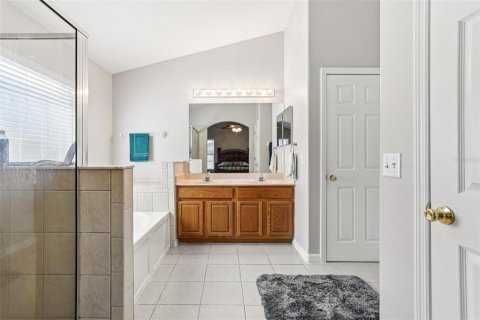 House in Winter Haven, Florida 4 bedrooms, 192.31 sq.m. № 1883442 - photo 28