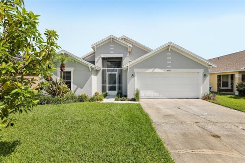 House in Winter Haven, Florida 4 bedrooms, 192.31 sq.m. № 1883442 - photo 2