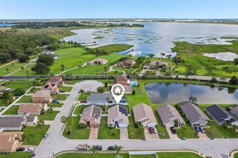 House in Winter Haven, Florida 4 bedrooms, 192.31 sq.m. № 1883442 - photo 9